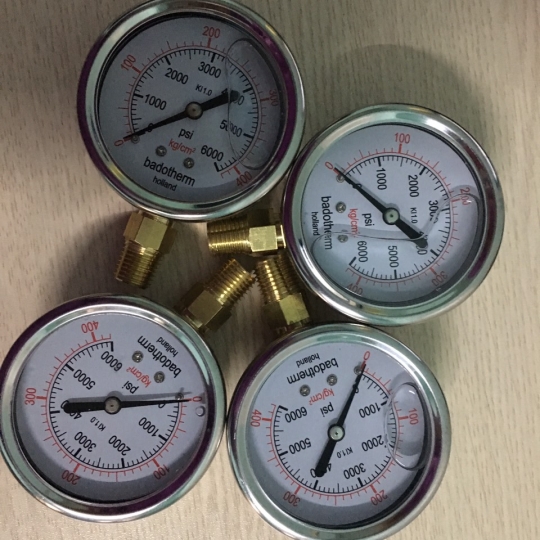 Pressure gauge, discharge range 0-400 kg, 1/4